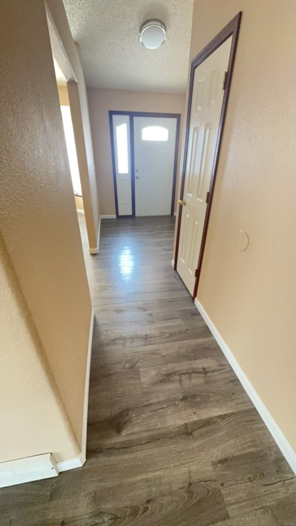 Building Photo - Spacious Antelope Meadows 5BD Home in Nort...