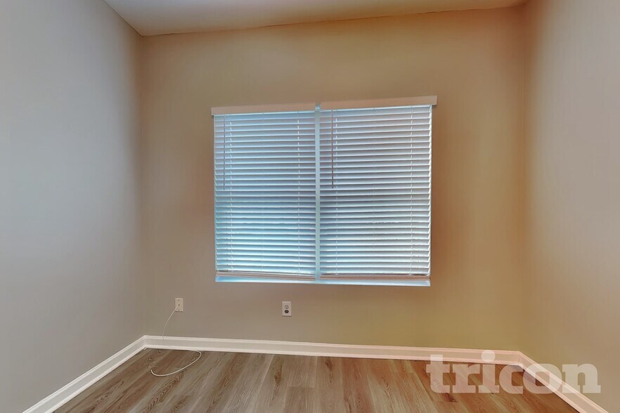 Building Photo - 418 Daffodil Drive