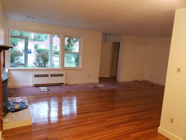 Building Photo - 33 Mabelle St