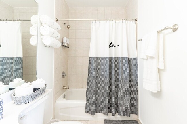 Building Photo - 2280 SW 32nd Ave