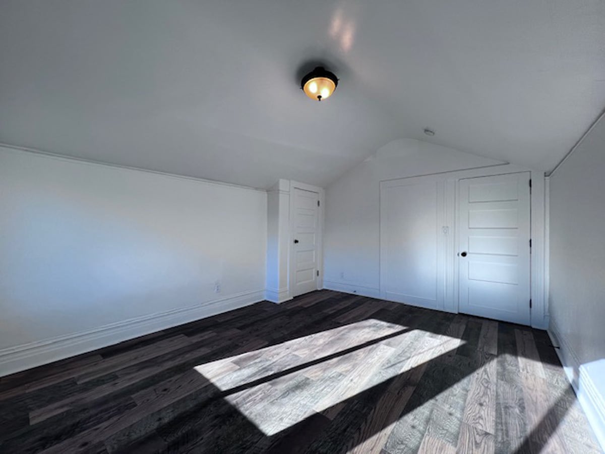 Building Photo - 722 30th St