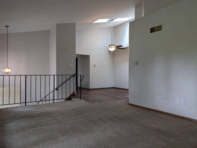 Building Photo - 9200 Drummond Dr