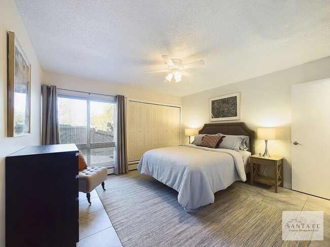 Building Photo - Gorgeous Ground Level Condo at Los Arroyos across from Hospital