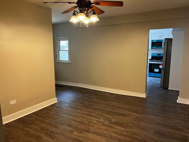 Building Photo - Renovated 2BD/1BATH House - Off-Street Parking, Laundry, AC