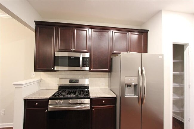 Building Photo - 1260 Elderwood Way