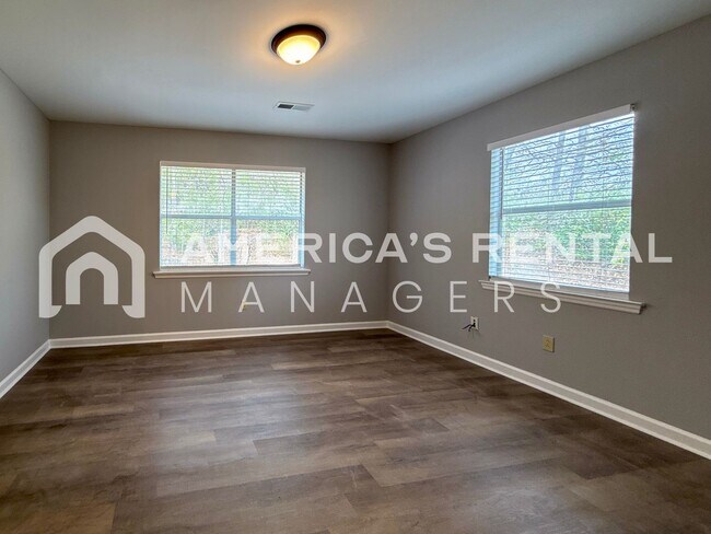 Building Photo - DEPOSIT PENDING! Lovely 2 Bed, 2 Bath Townhome for Rent in Montevallo, AL! COMING SOON!
