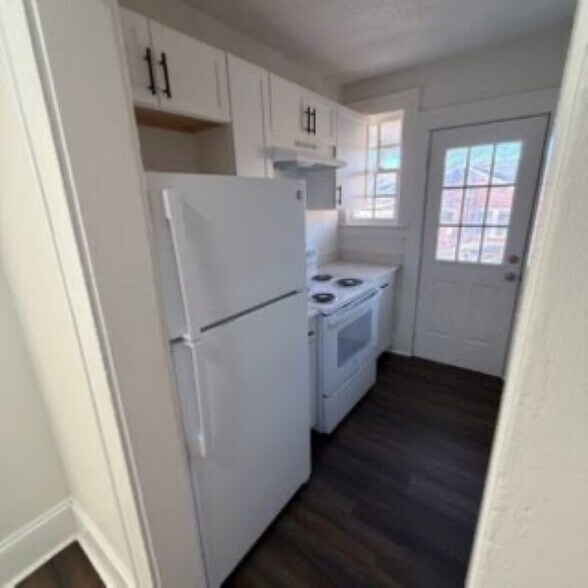 Building Photo - 600 N Hyde Park Ave