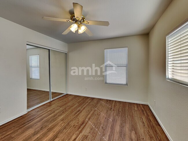 Building Photo - 8850 E Posada Ave