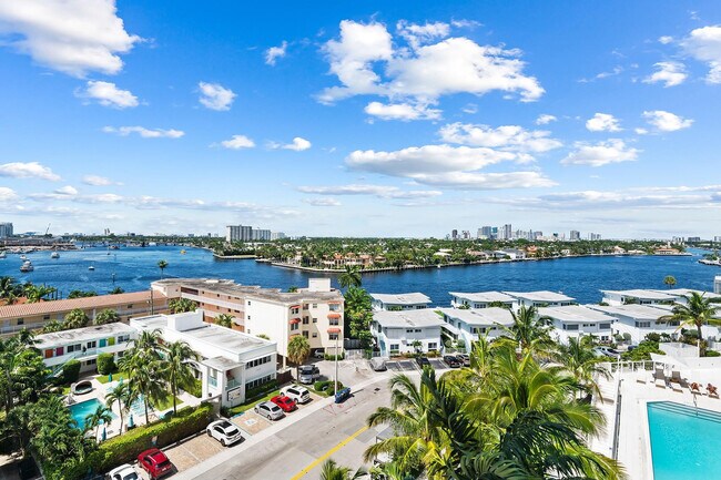 Building Photo - 401 N Birch Rd