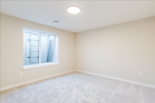 Building Photo - Fox Creek - Chuck Plan