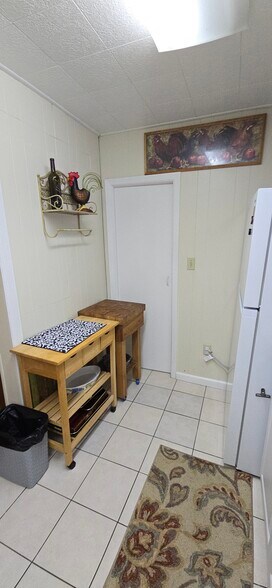 Building Photo - 1447 Lincoln Way