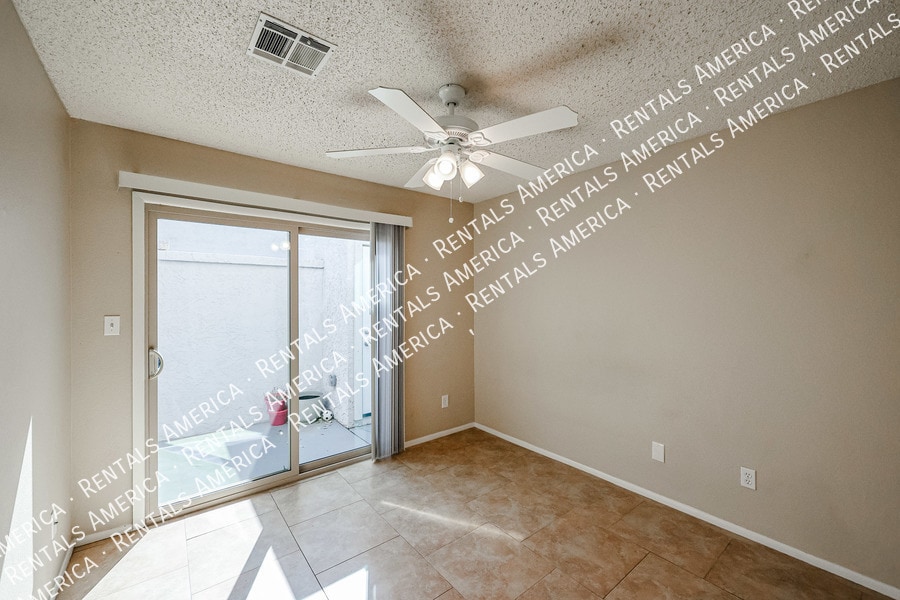 Building Photo - 10815 W Northern Ave