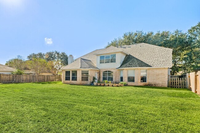 Building Photo - 14910 Lake Woodbridge Ct