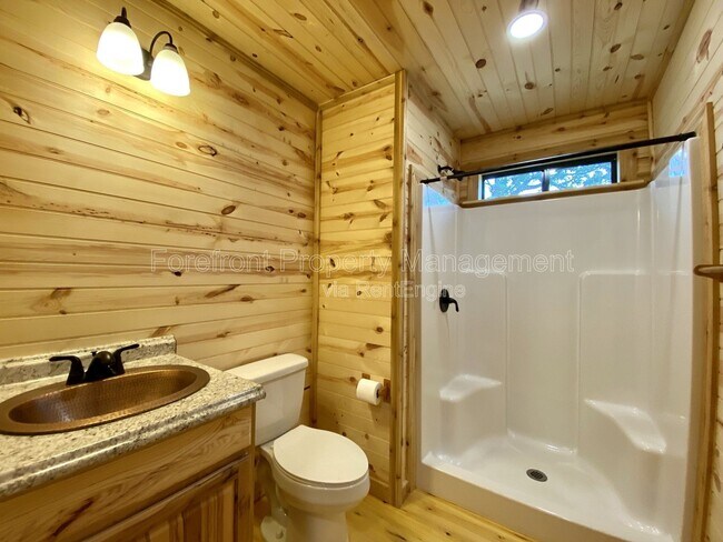 Building Photo - 624 Deer Creek Dr W