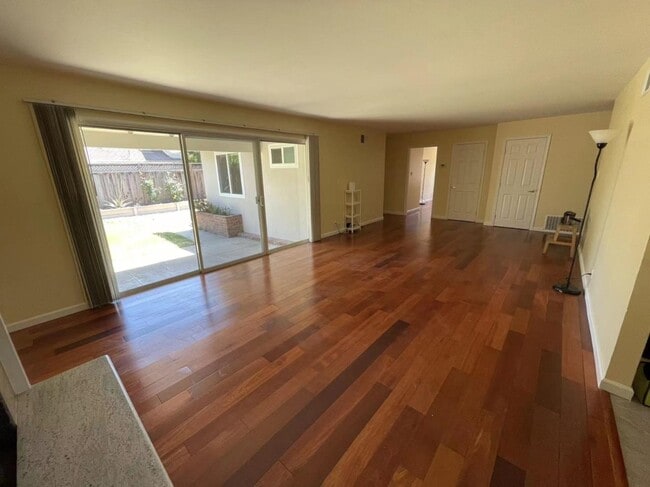 Building Photo - 1934 Foxworthy Ave