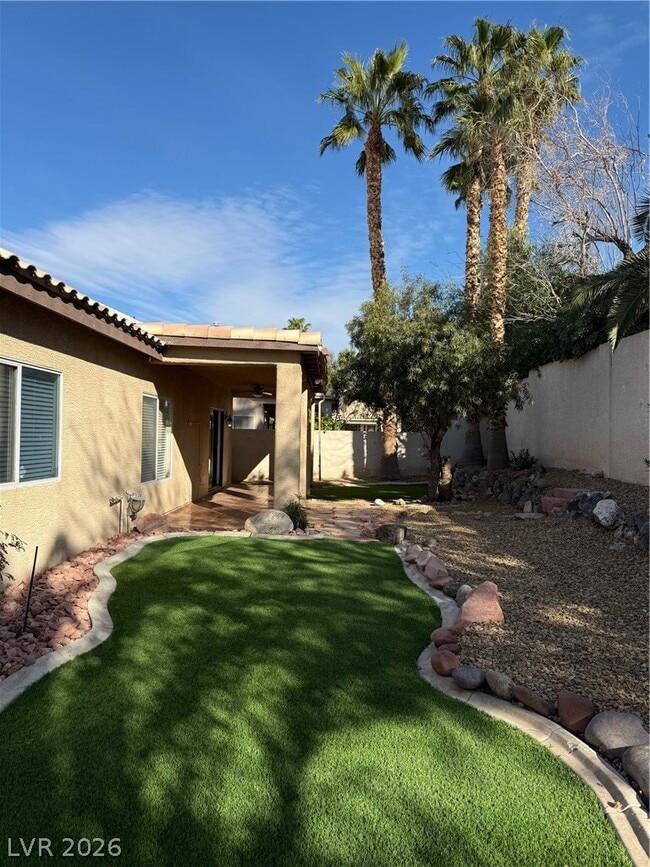 Building Photo - 693 Kentons Run Ave