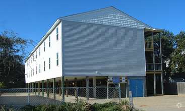 Building Photo - Sandy Beach Apartments