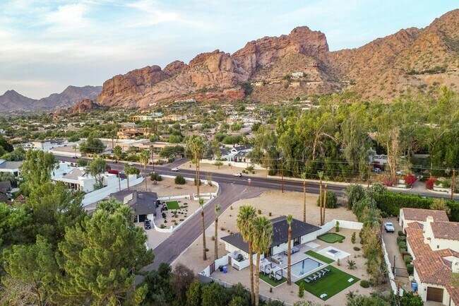 Primary Photo - 4633 N 49th Pl