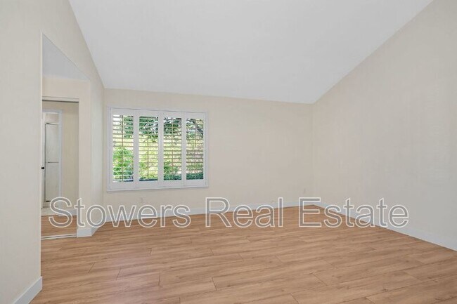 Building Photo - 2232 Oneida Cir