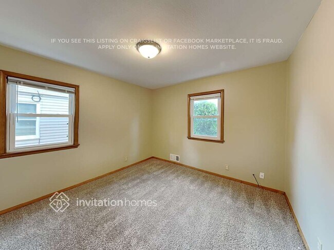 Building Photo - 6616 5th Ave S