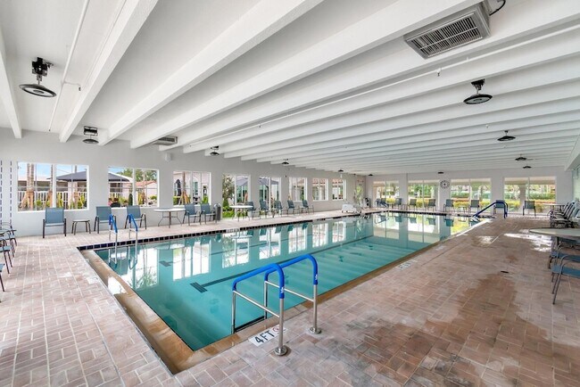 Building Photo - 6193 Pointe Regal Cir