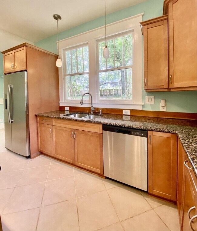 Building Photo - 1105 Virginia Ave