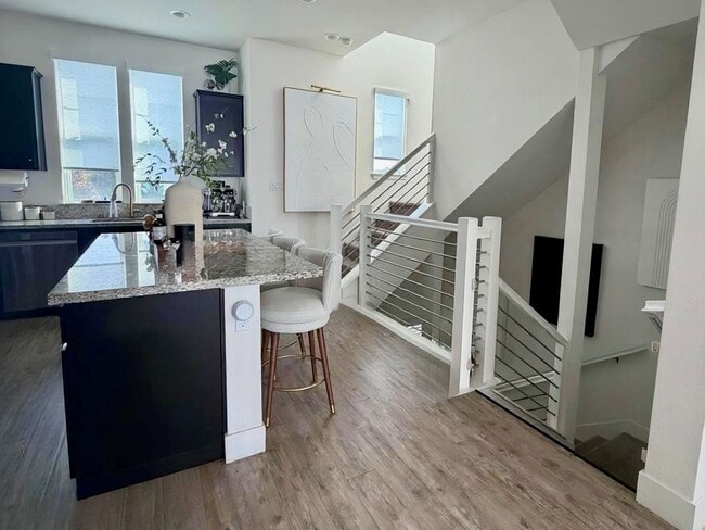 Building Photo - Luxury 4BR Home w/ Dual Side Yards, Putting Green & Master Suite