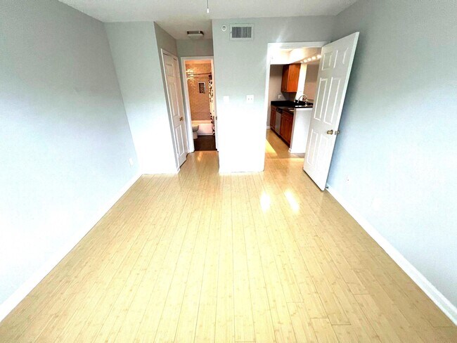 Building Photo - 3313 Wyndham Cir