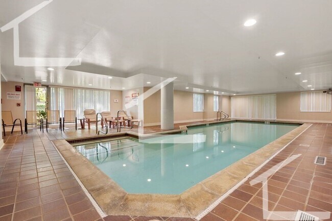 Building Photo - HOT NEWTON LISTING!!!