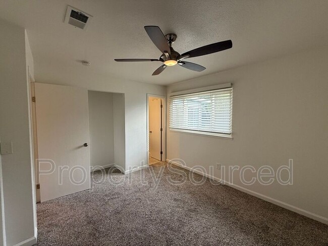 Building Photo - 426 J St