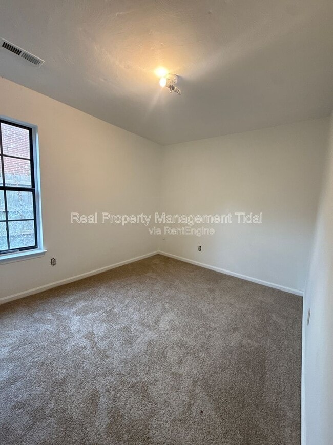 Building Photo - 6117 Brookwood Dr