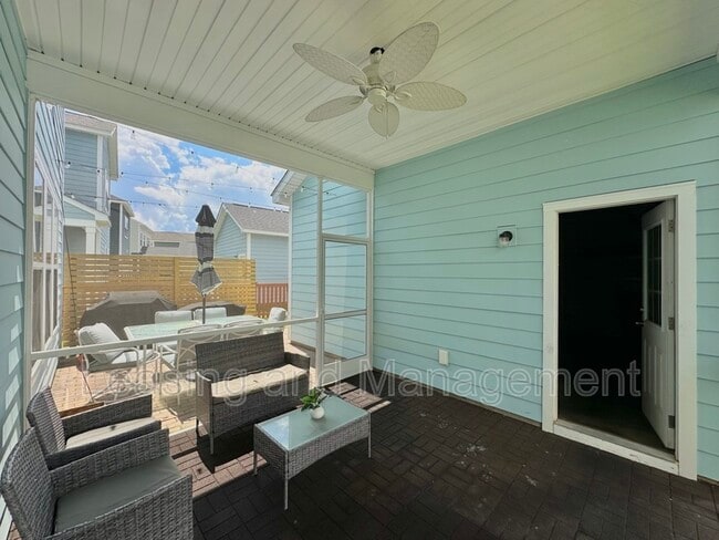 Building Photo - 125 Trumpet Vine Dr