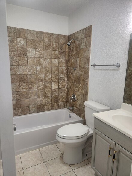 Building Photo - 6828 Brentwood Stair Rd