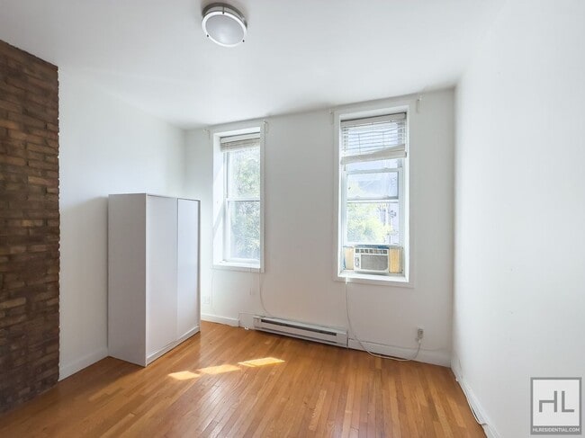 Building Photo - 1399 Greene Ave