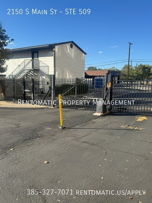 Building Photo - 2150 S Main St