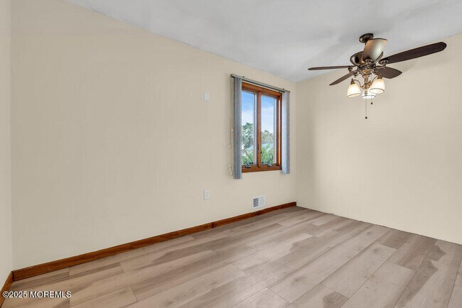 Building Photo - 1841 2nd Ave