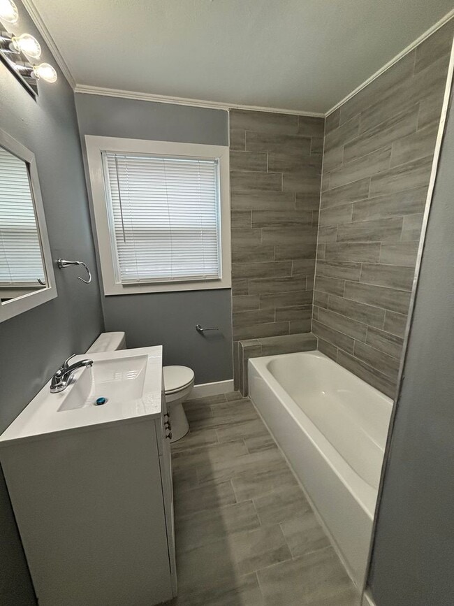 Building Photo - E Merrick