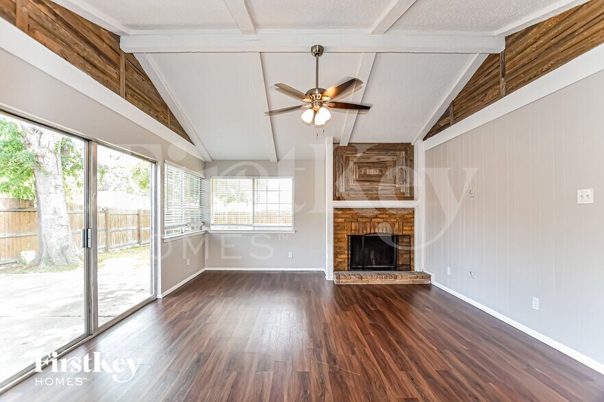 Building Photo - 710 Ravencroft Dr