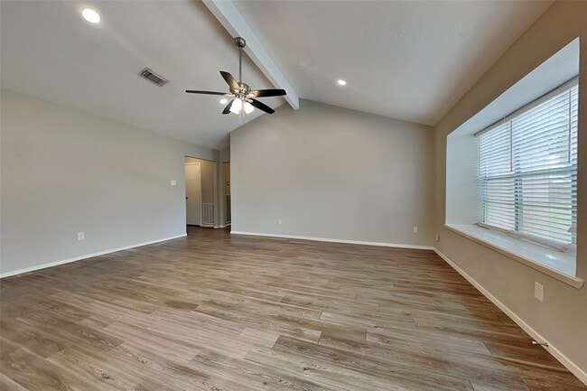 Building Photo - 10002 Peachridge Dr