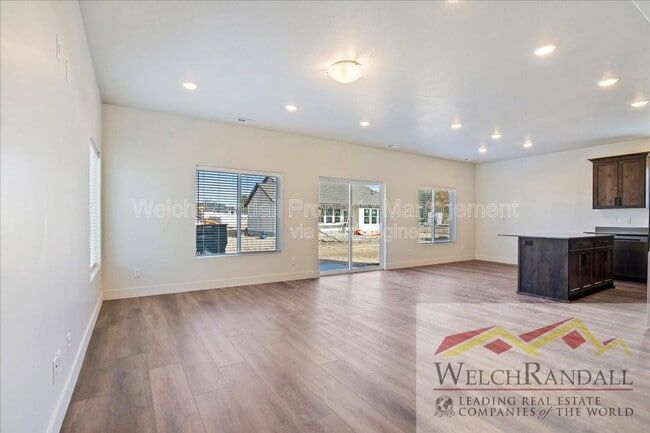 Building Photo - 265 W 690 N