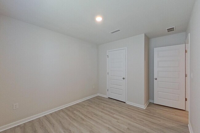 Building Photo - 4678 Malay Cir