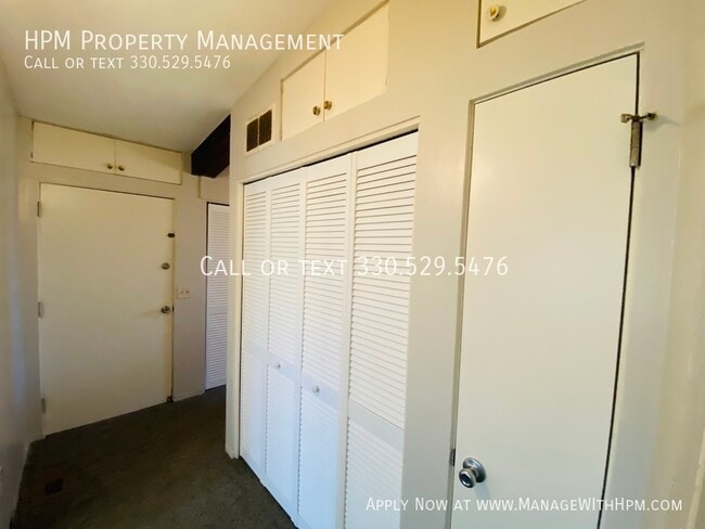 Building Photo - 511 Wrexham Ave SW