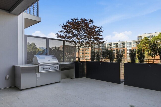 Building Photo - 214 Hunt St