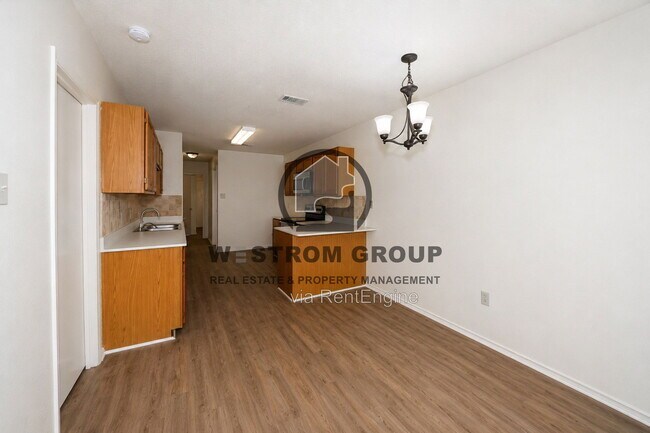 Building Photo - 316 Crowe Dr