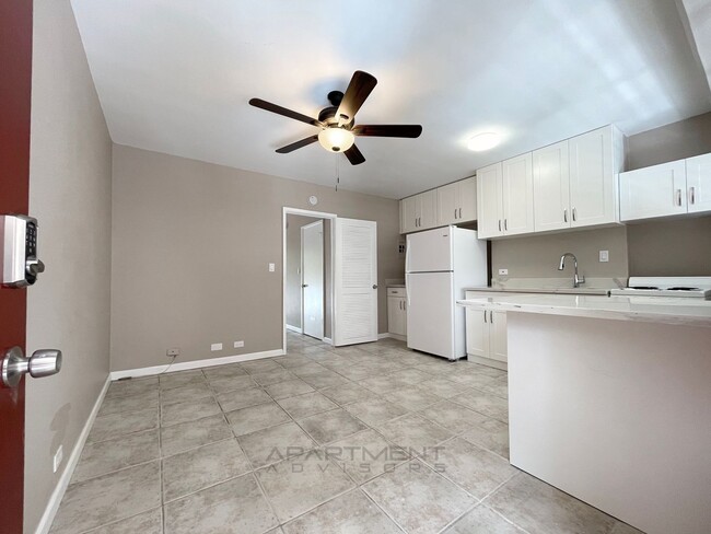 Building Photo - $500 1st Month Rent Special! | Near the Be...