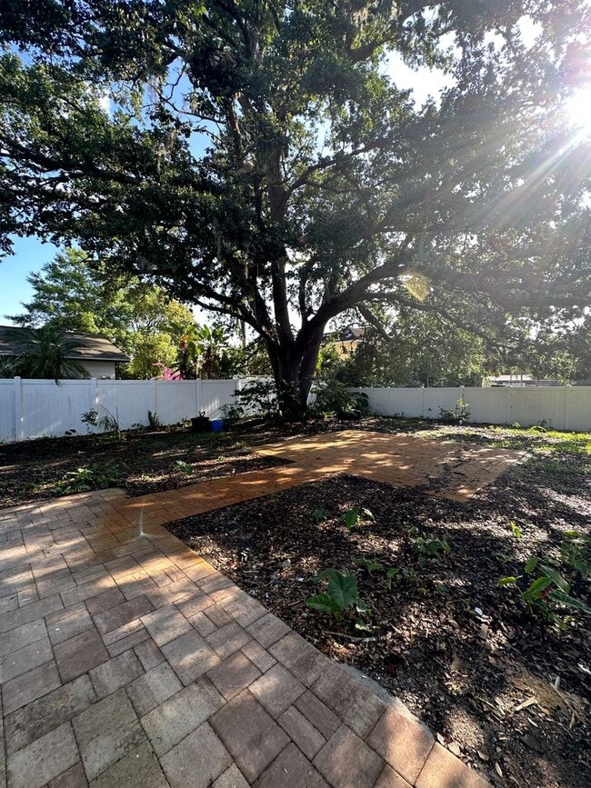 Building Photo - 4959 Tangerine Ave