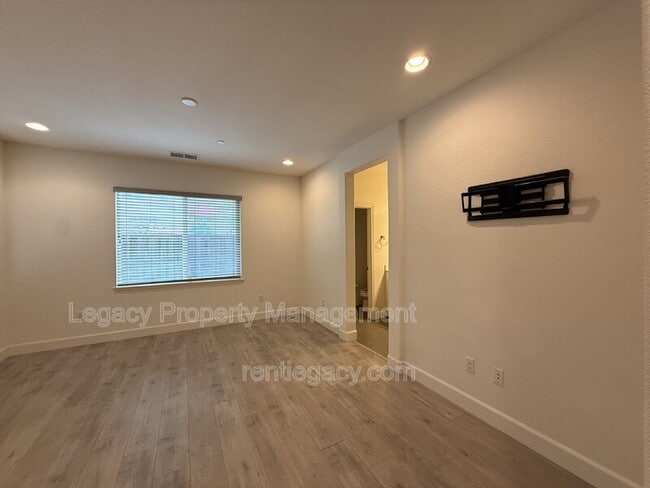 Building Photo - 8441 Ponta Delgada Dr