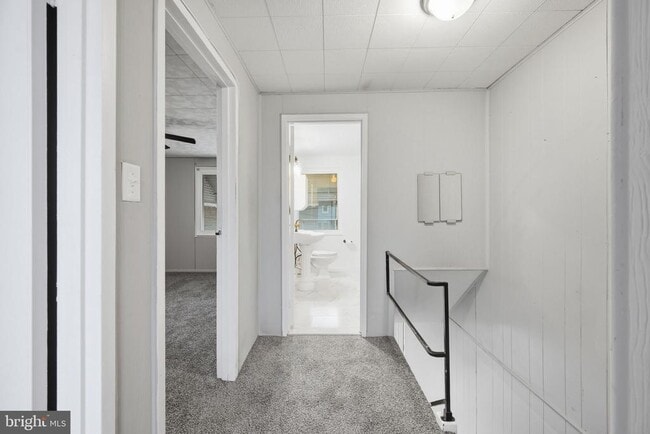 Building Photo - 7911 Bank St