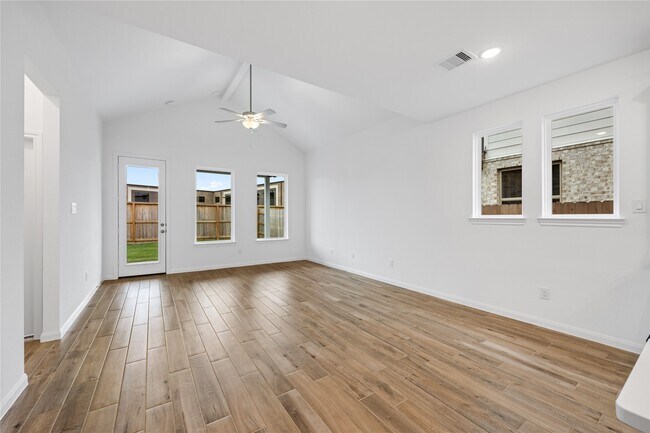 Building Photo - 7223 Blue Gentiana Ln