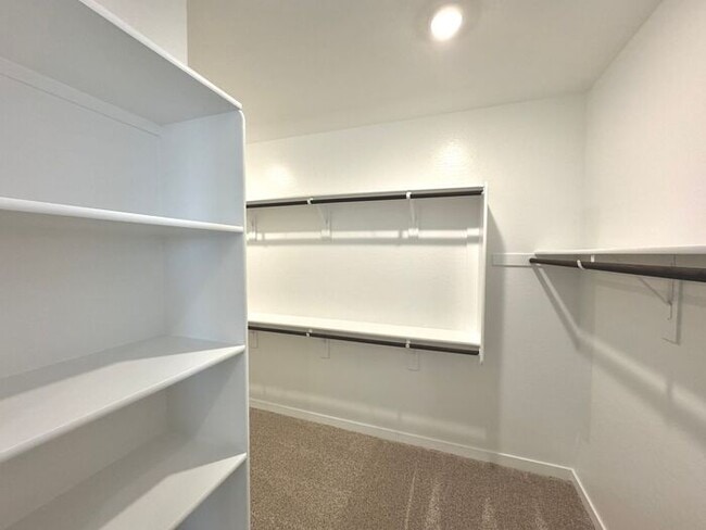 Building Photo - MOVE IN READY! New 5-Bedroom Home in Goody...